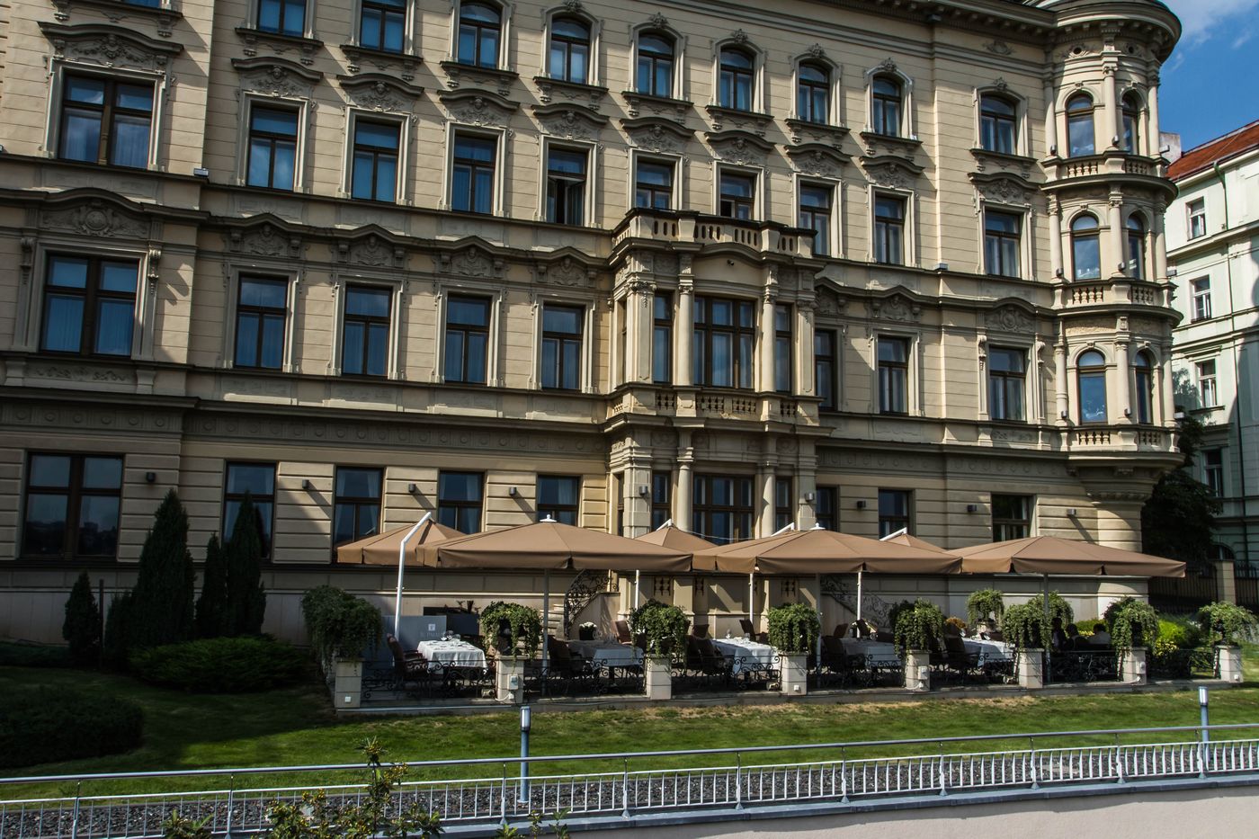 Le-Palais-Art-Hotel-Prague-Terrace-1