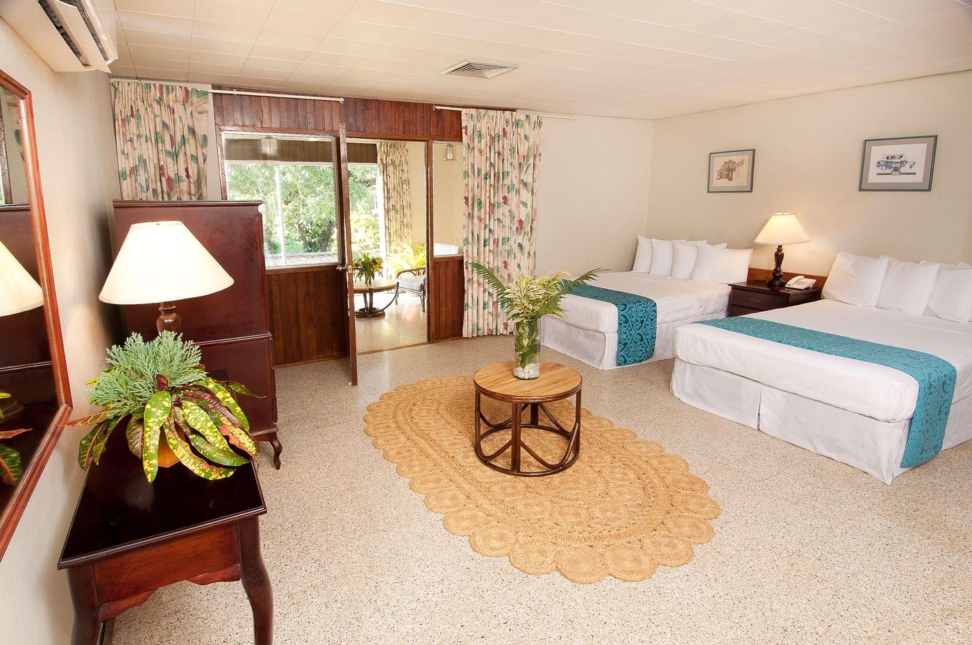 Mount-Irvine-Bay-Resort-Room-16