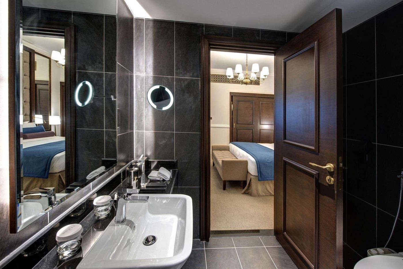 Dukes-The-Palm--a-Royal-Hideaway-Hotel-Room-47