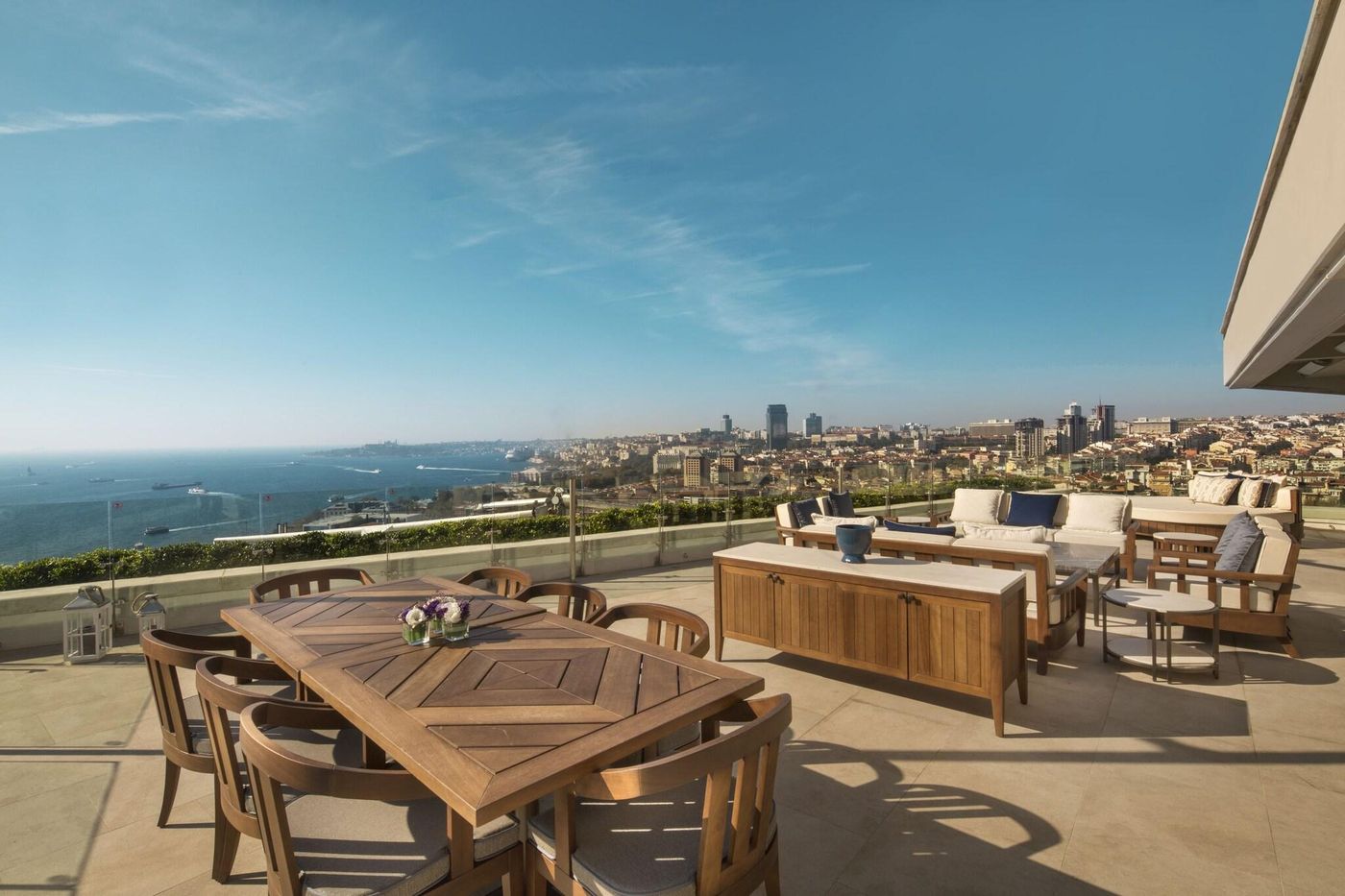 Conrad-Istanbul-Bosphorus-Terrace-105
