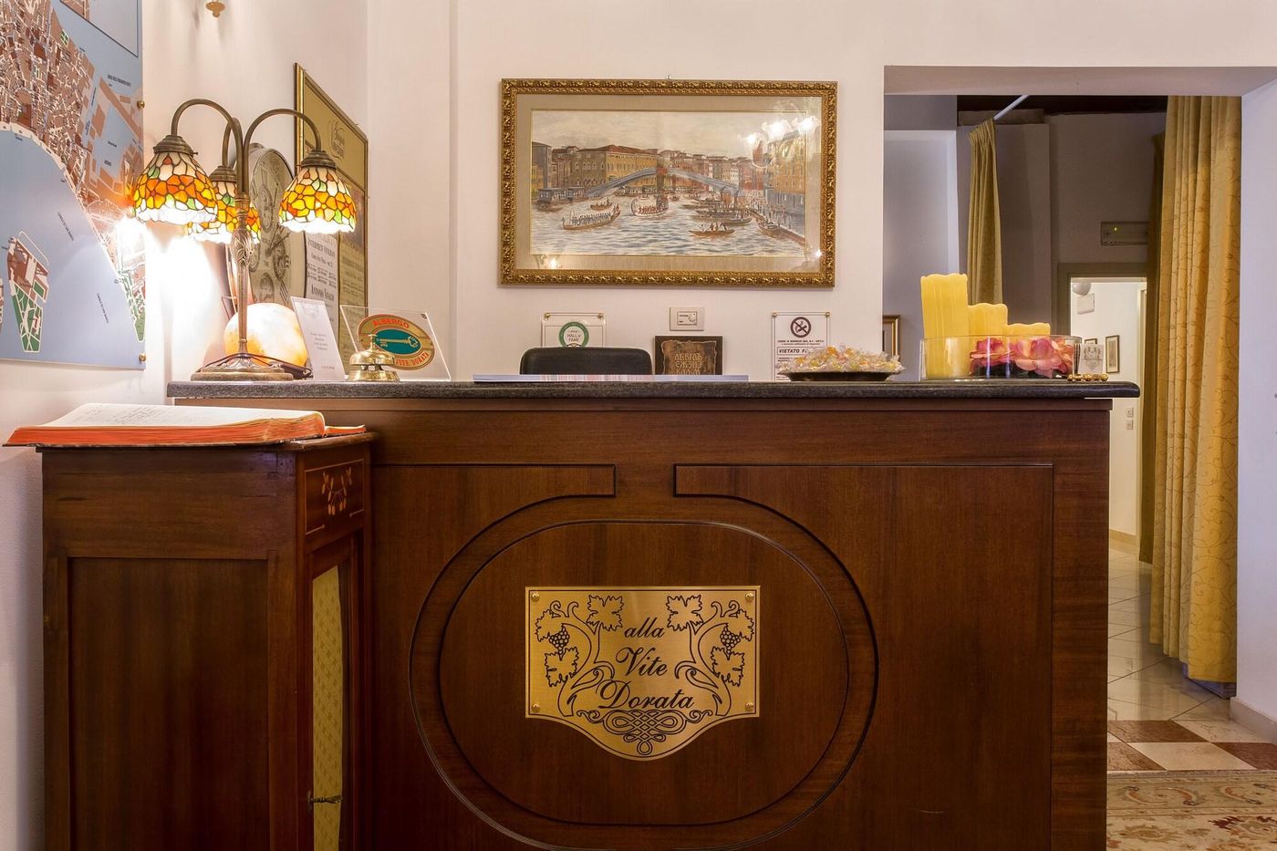 Alla-Vite-Dorata-Lobby-31