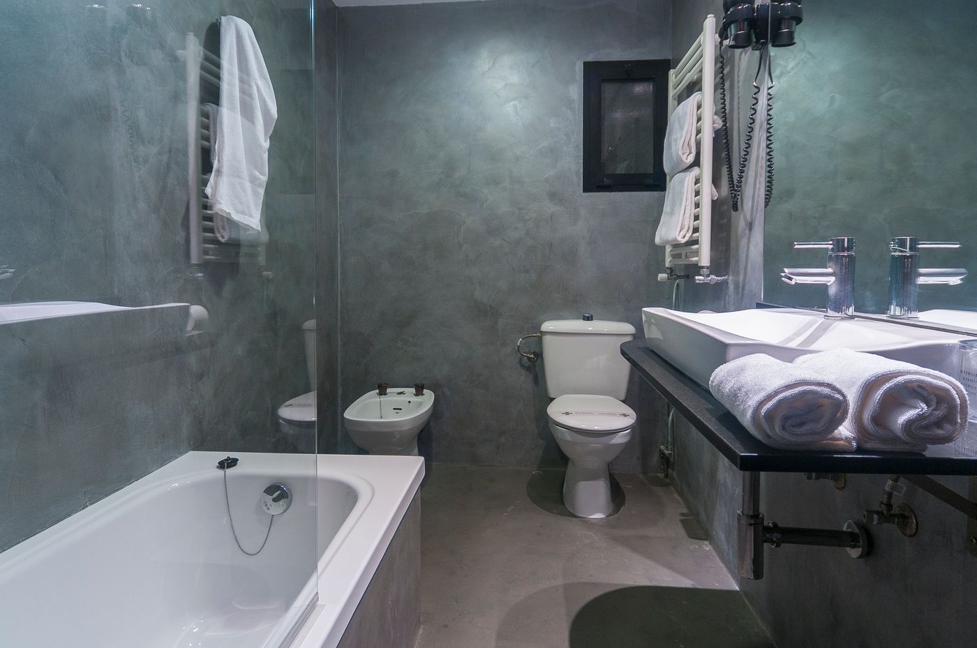 Lauria-Room-32