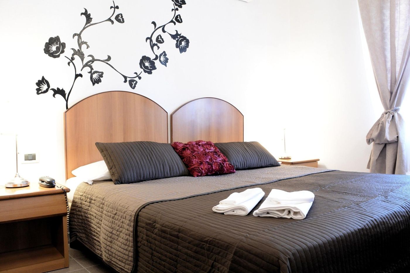 Hotel Francesco-Italy-PISA-Room-9