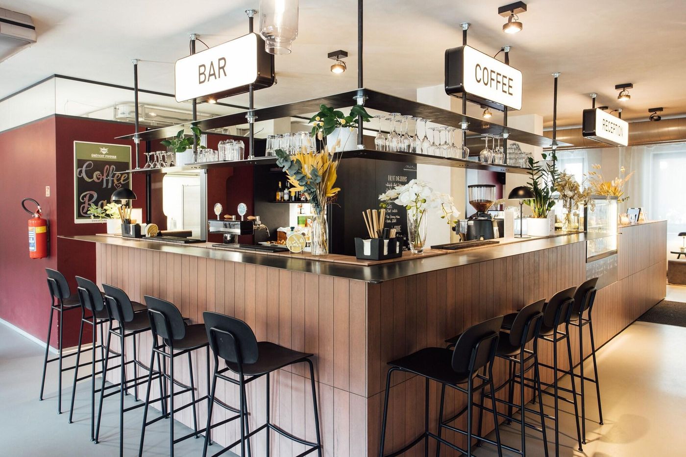 Miss-Sophie-s-Downtown-Bar-13