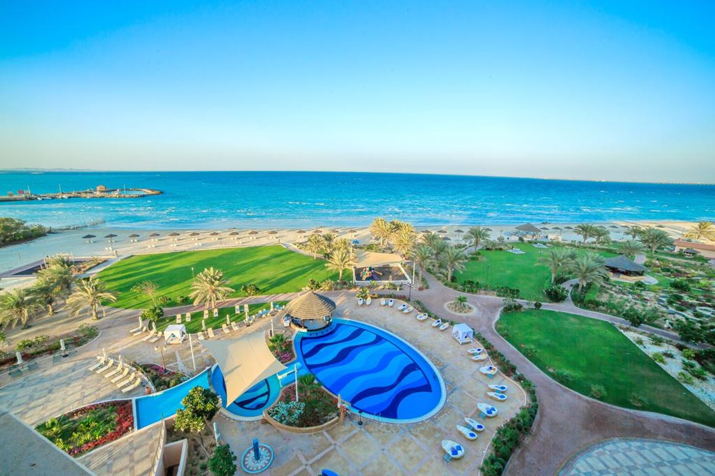 Danat-Resort-Jebel-Dhann-Pool-38
