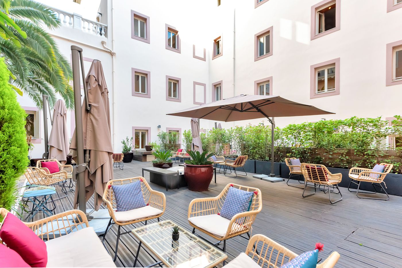 Beau-Rivage-Terrace-23