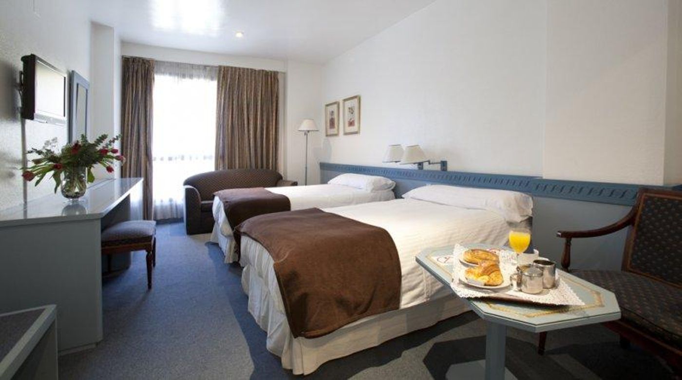 Espahotel-Plaza-de-Espana-Room-20