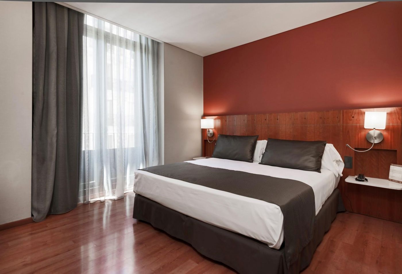 Catalonia-Puerta-del-Sol-Room-38