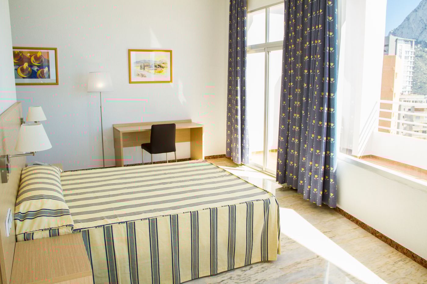 Port Hotel Europa Suites Aparthotel