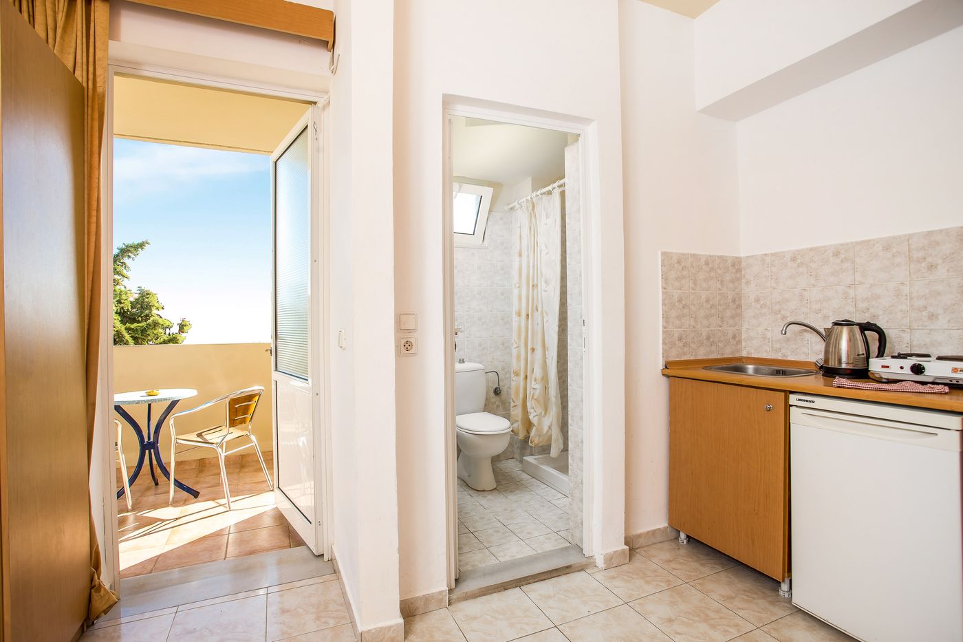 Vickys-Studios-Room-34