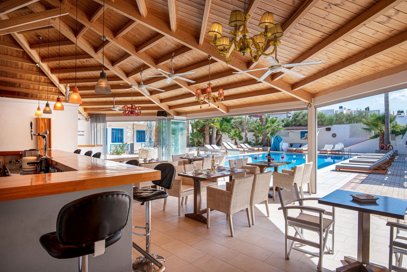 Nana-Angela-Apartments-Bar-32