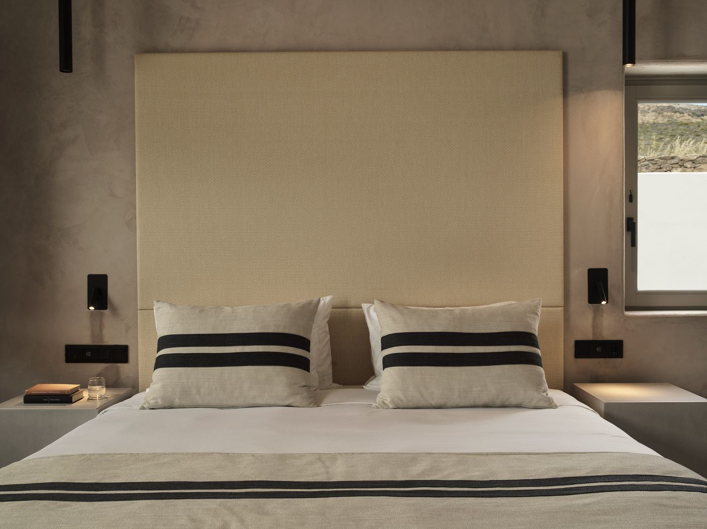 Yi-Hotel-Mykonos---Adults-only-Room-32