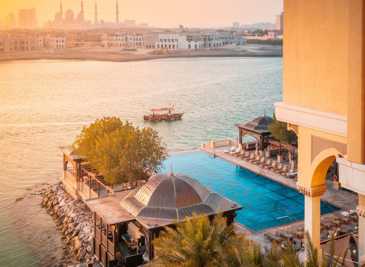 Shangri-La Hotel, Qaryat Al Beri 06