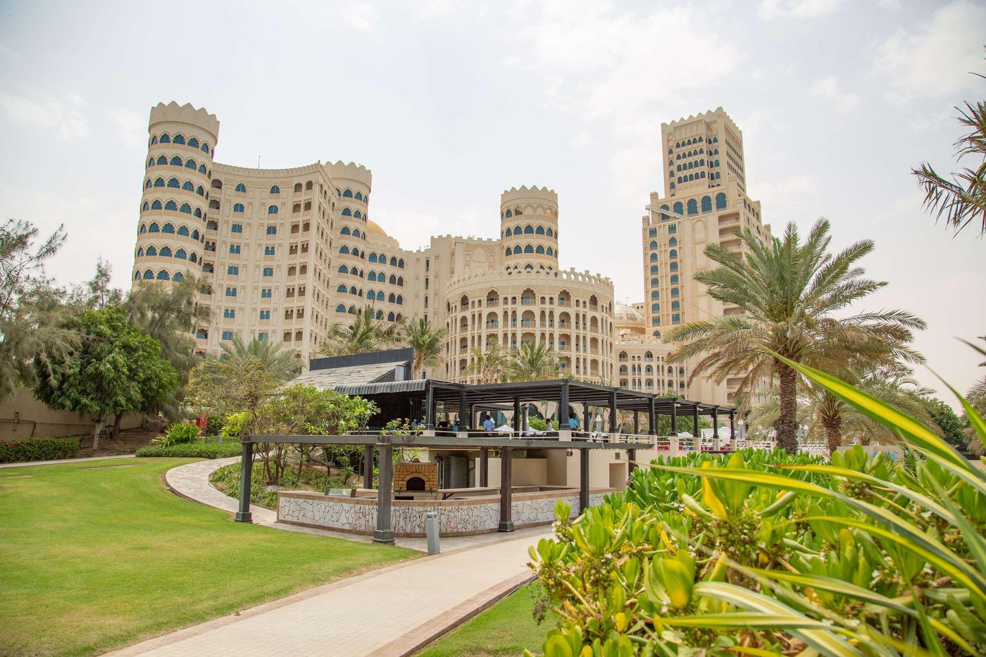 Al-Hamra-Residence-Restaurant-10