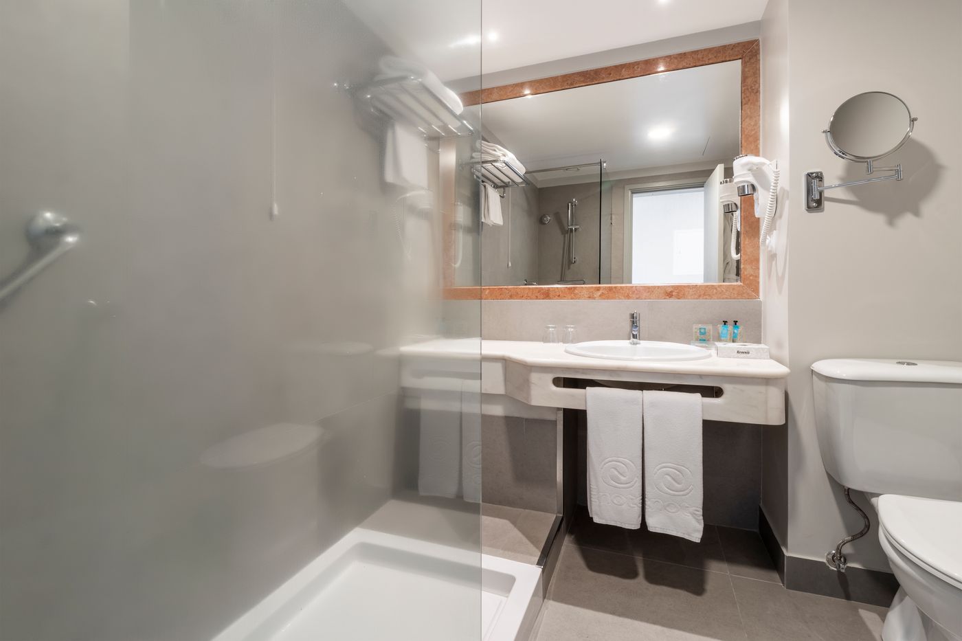 Enotel-Magnolia-Room-39