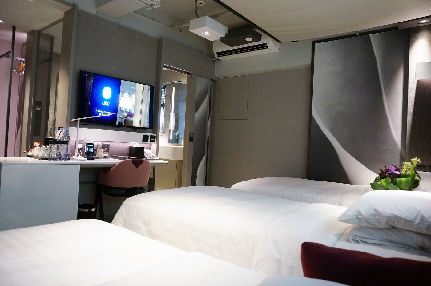 Xi-Hotel-Room-21