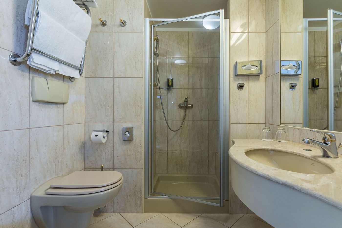 My-City-Hotel-Room-16