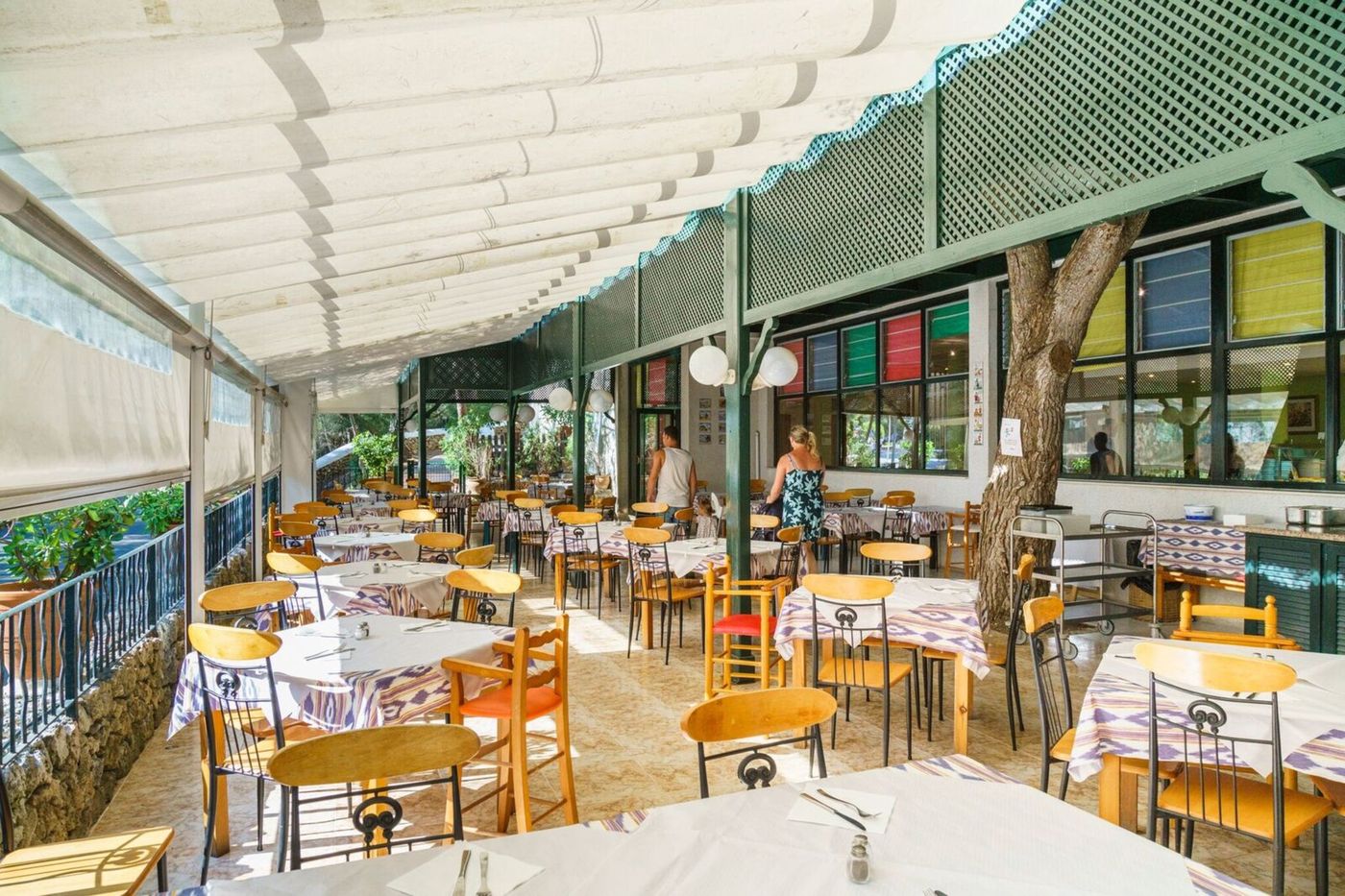 Playa-Parc-Apartments-Restaurant-16