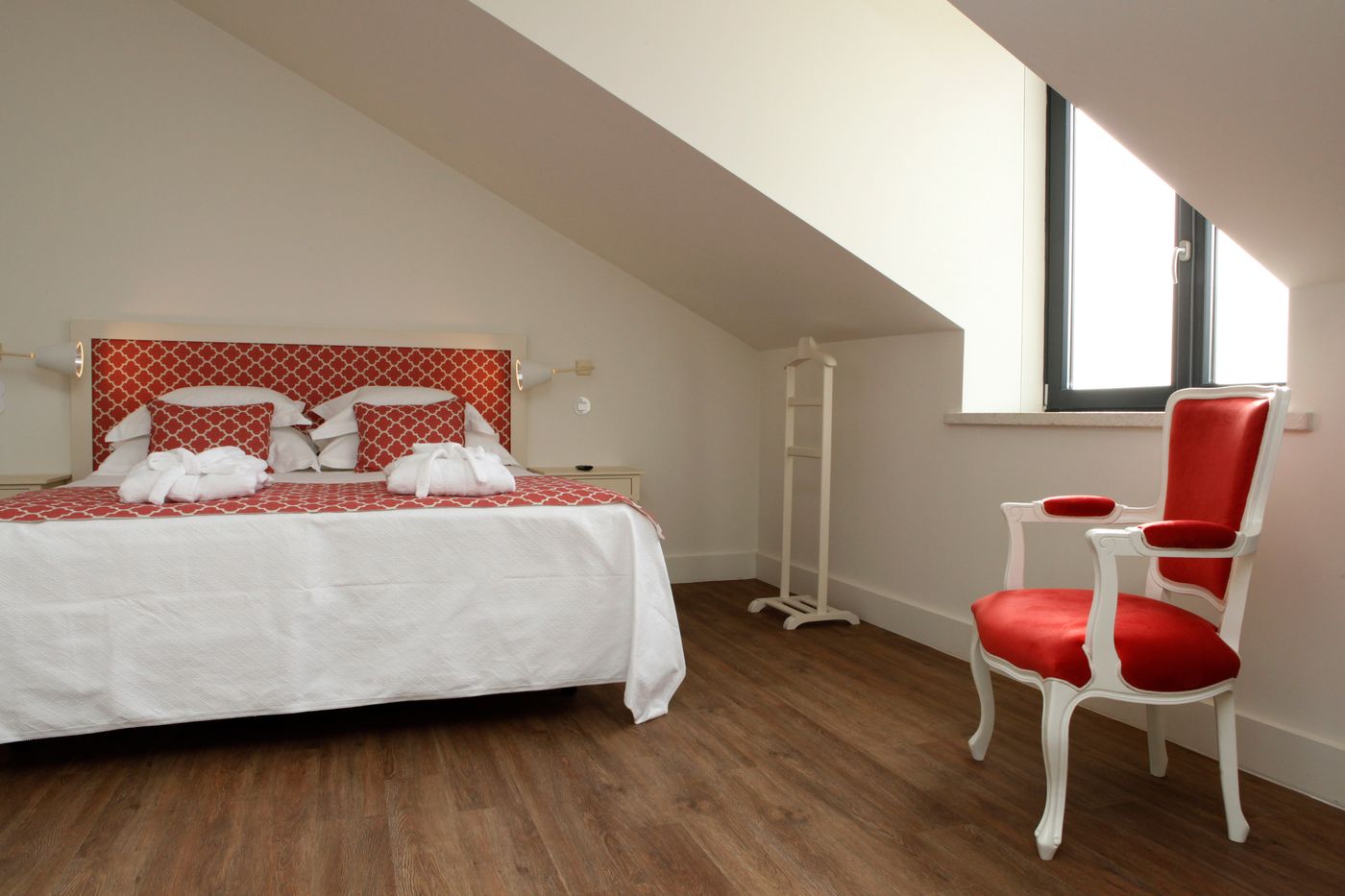 Casa-Palmela---Small-Luxury-Hotels---Villas-Room-43