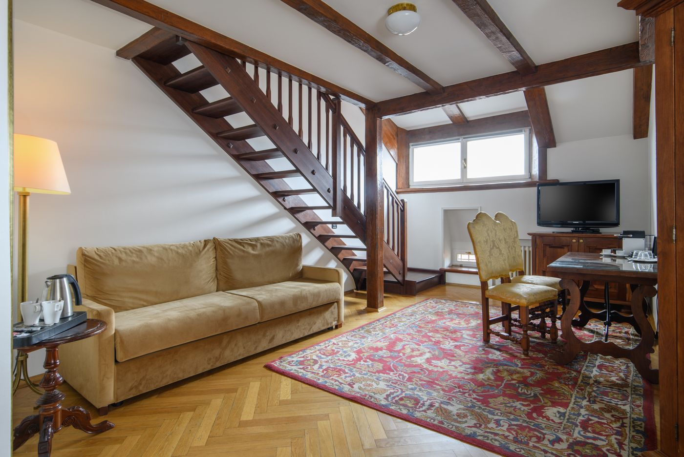 Charles-Bridge-Palace-Room-11