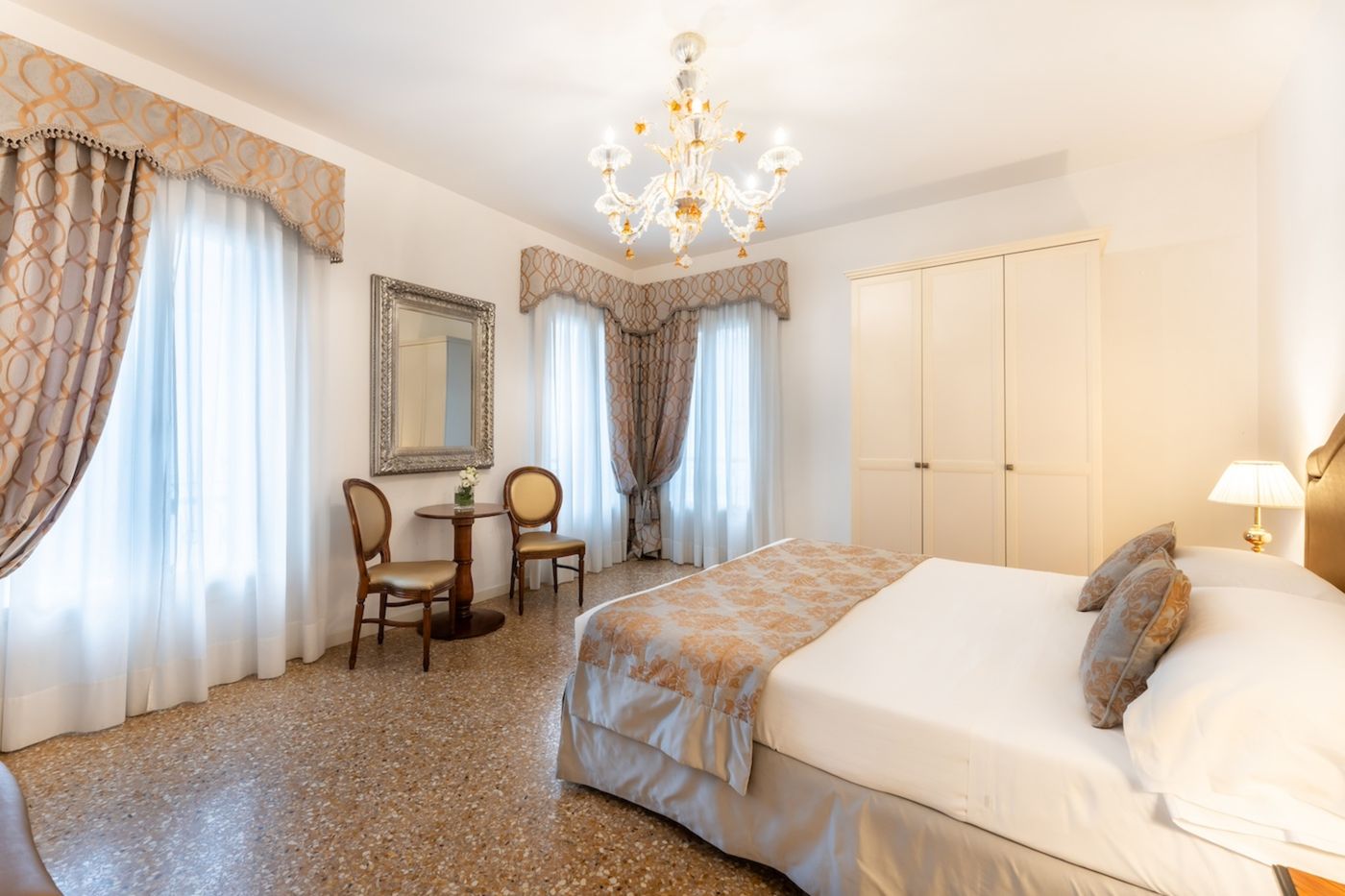 San-Teodoro-Palace----Luxury-Apartments-Room-40