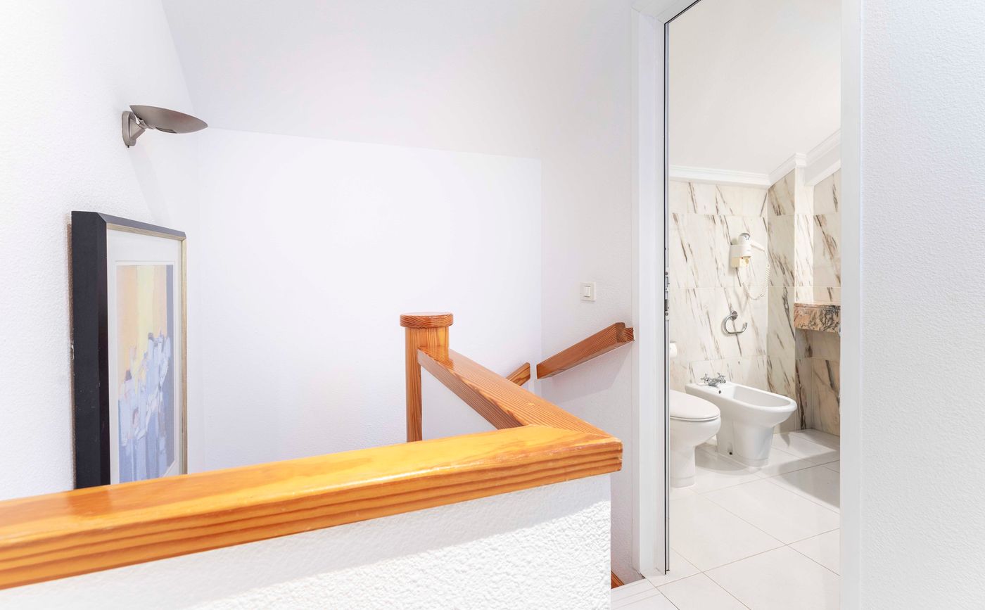 ONA-Hollywood-Mirage-Room-46