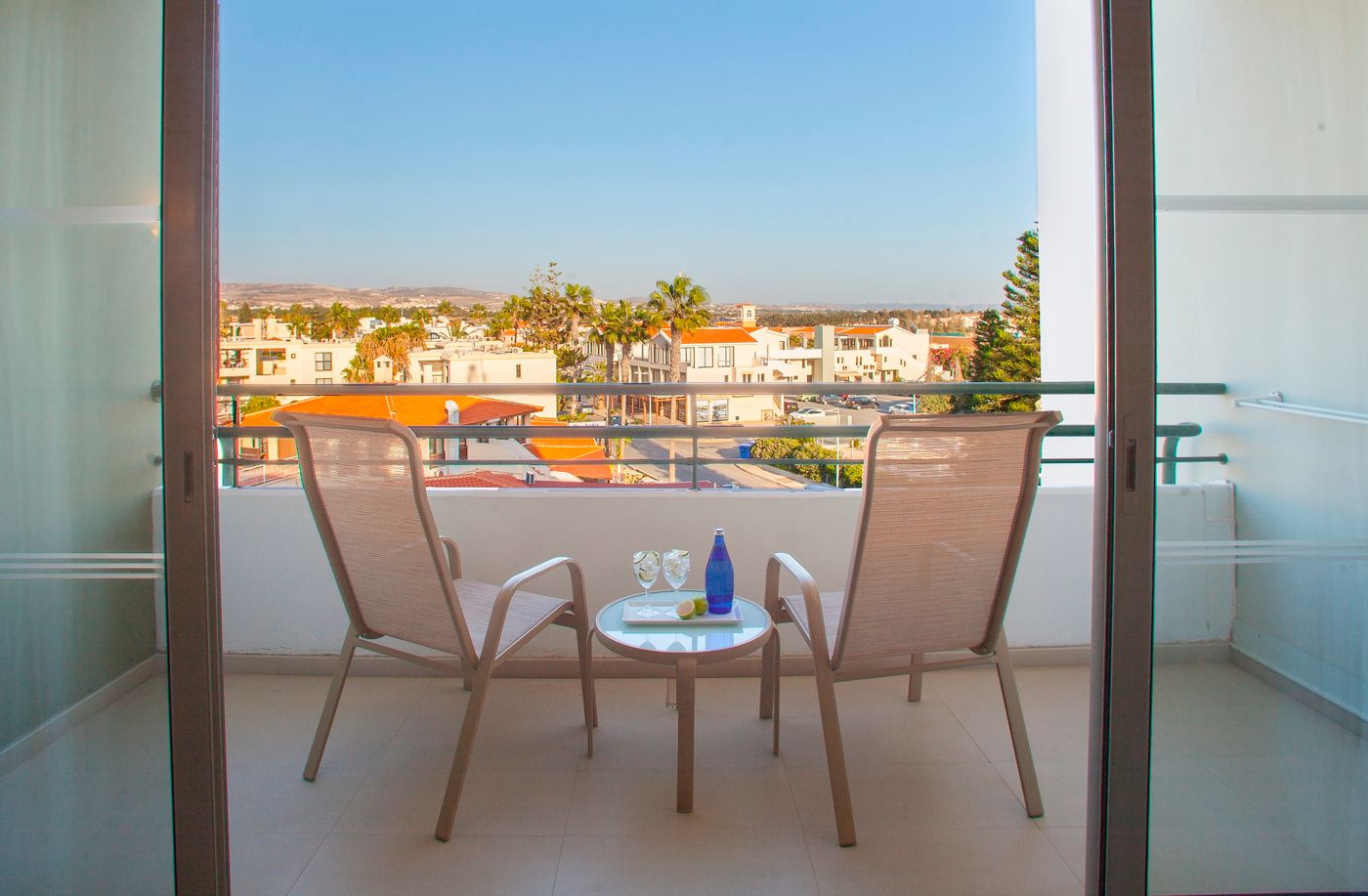 Louis-Imperial-Beach-Room-67