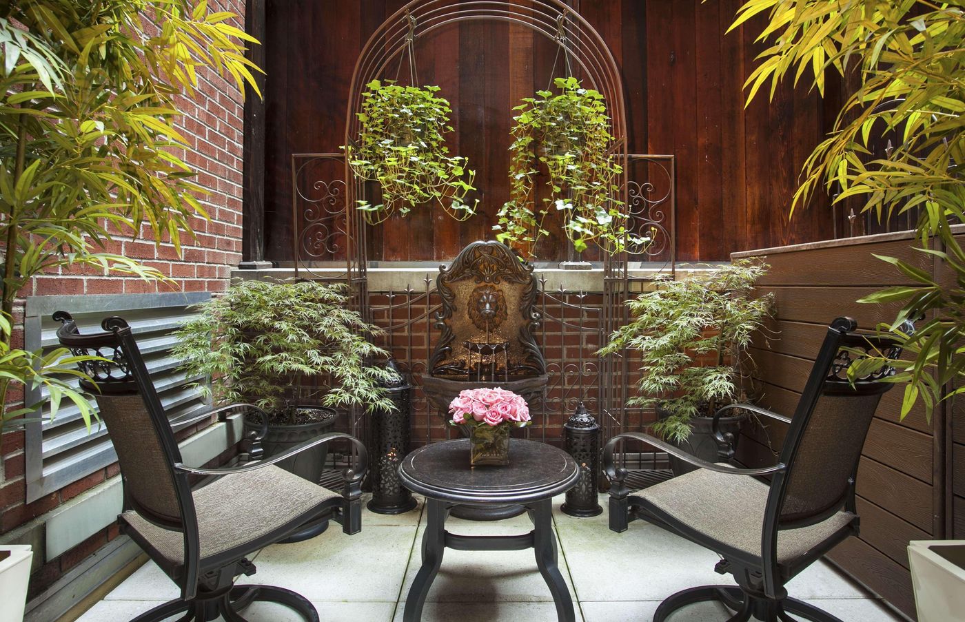 The-Chatwal-in-the-unbound-Collection-Room-2