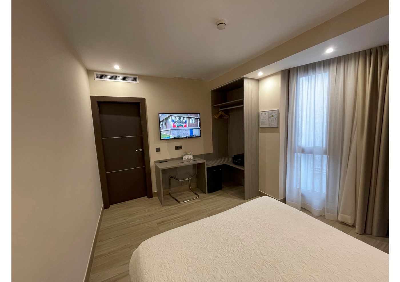 Castilla-Guerrero-Room-14