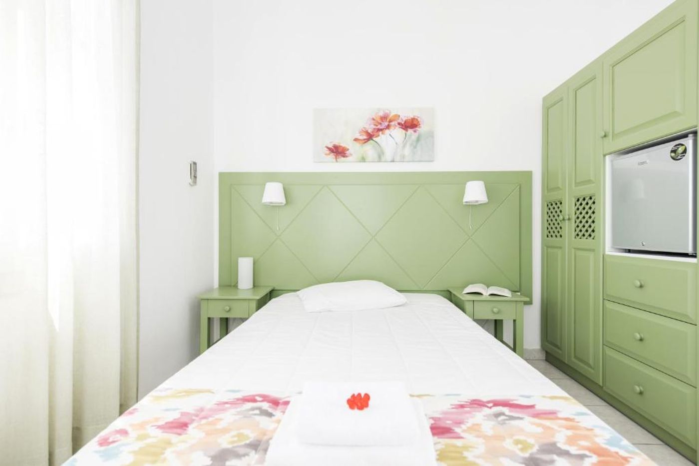 Nissos-Thira-Room-27