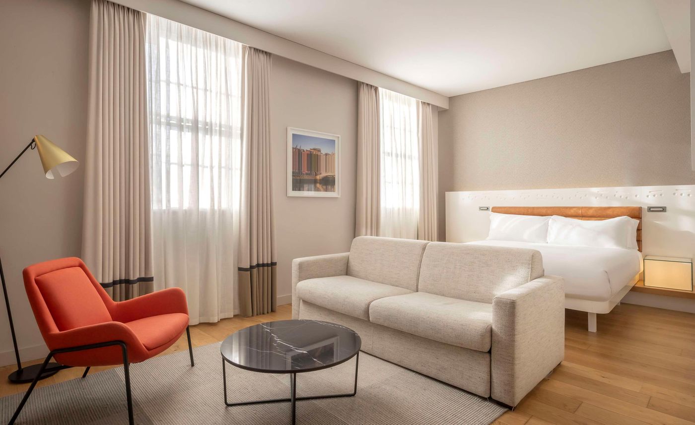 The-Morrison-Dublin--Curio-Collection-by-Hilton-Room-25