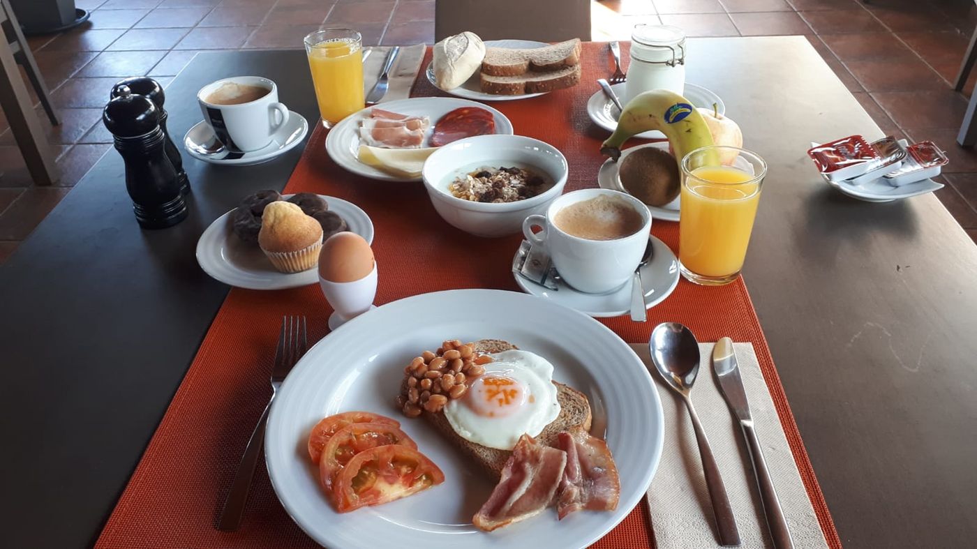 Melva-suite-hotel-Restaurant-37