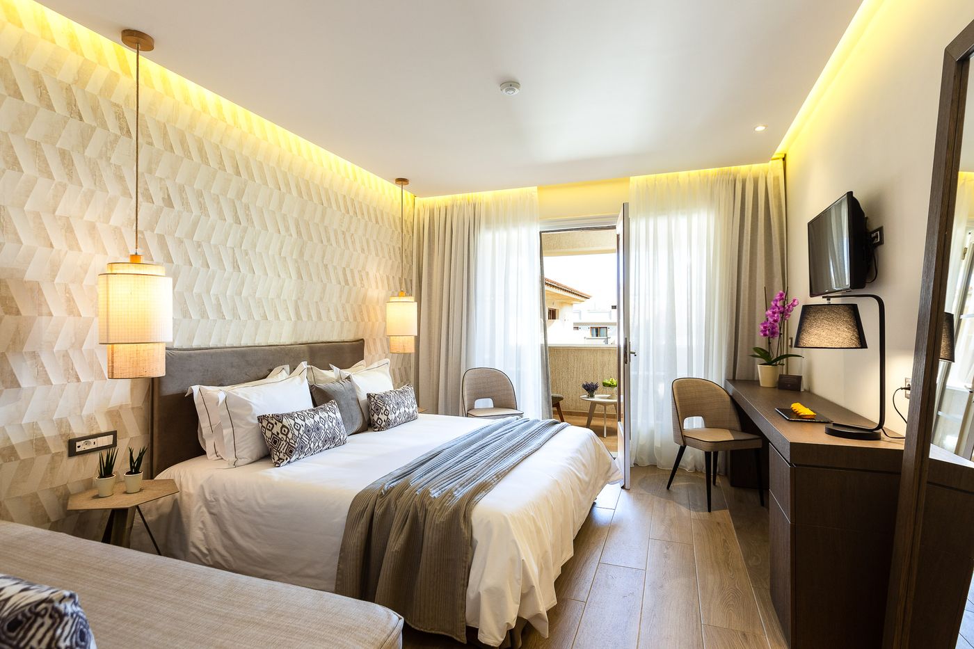 Theartemis-Palace-Room-32