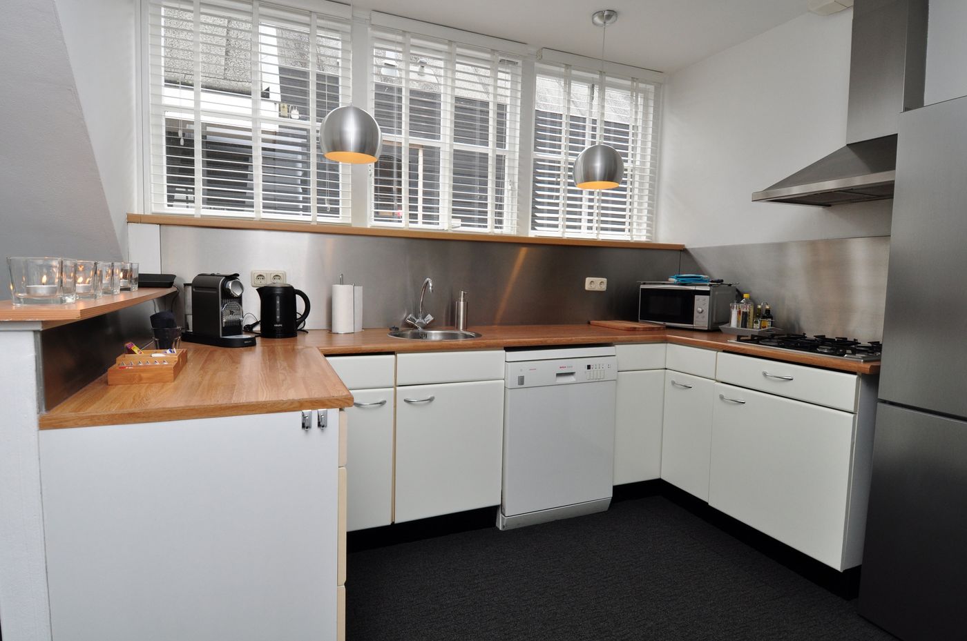 Herbergh-Amsterdam-Airport-Room-14