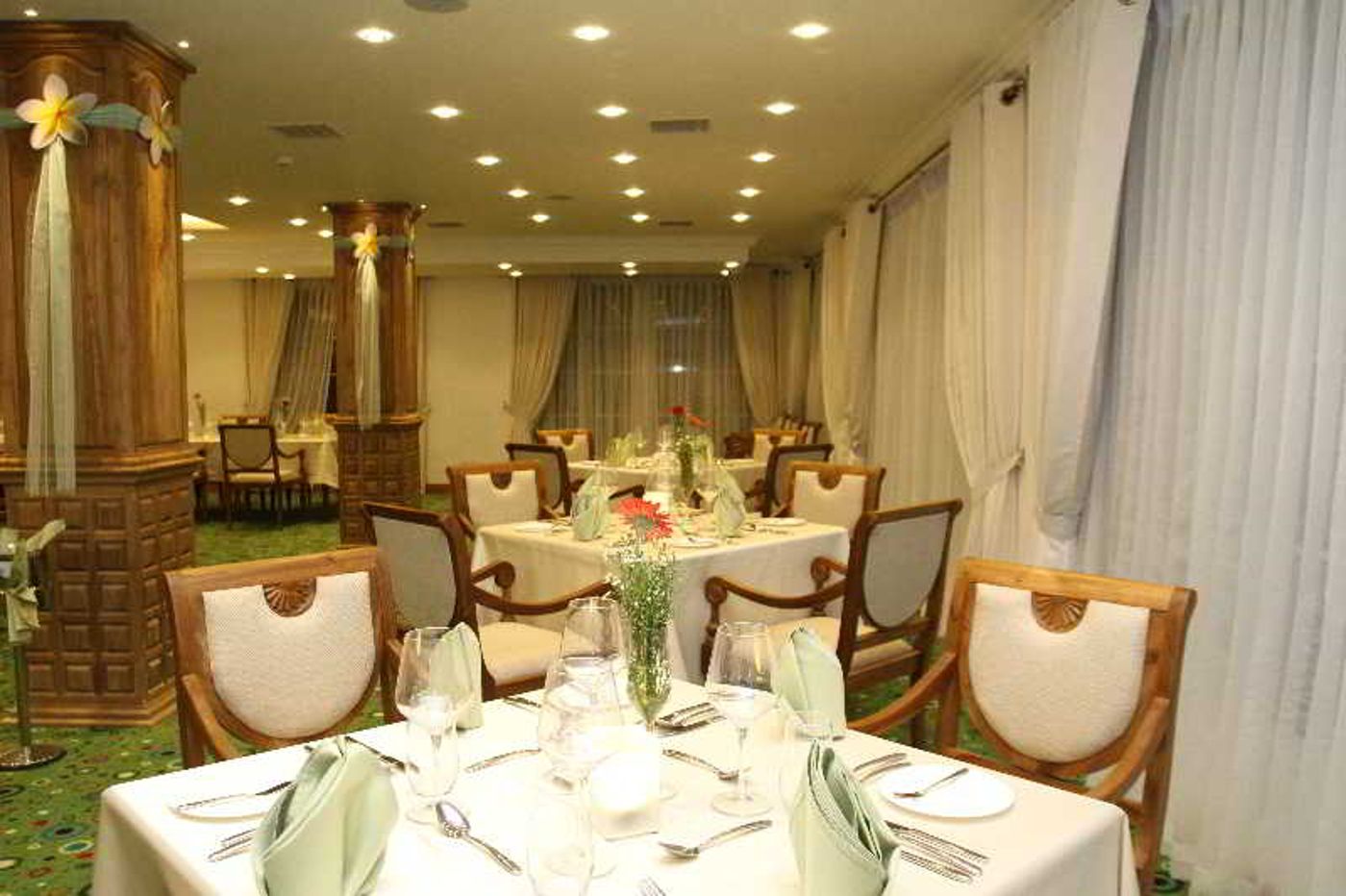 Araliya-Green-Hills-Restaurant-9