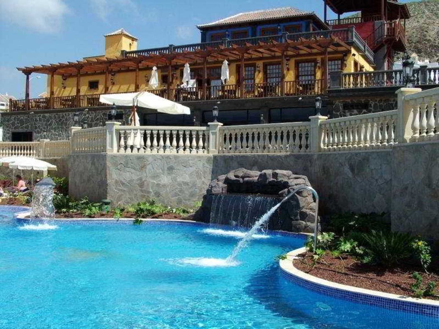 Paradise-Park-Fun-Lifestyle-Hotel-Pool-17