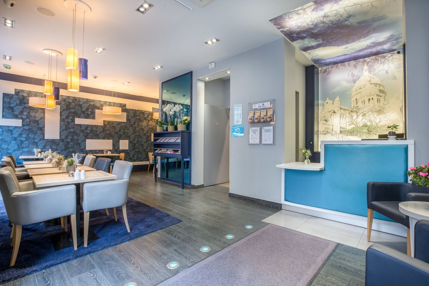 Prince-Albert-Montmartre-Lobby-1