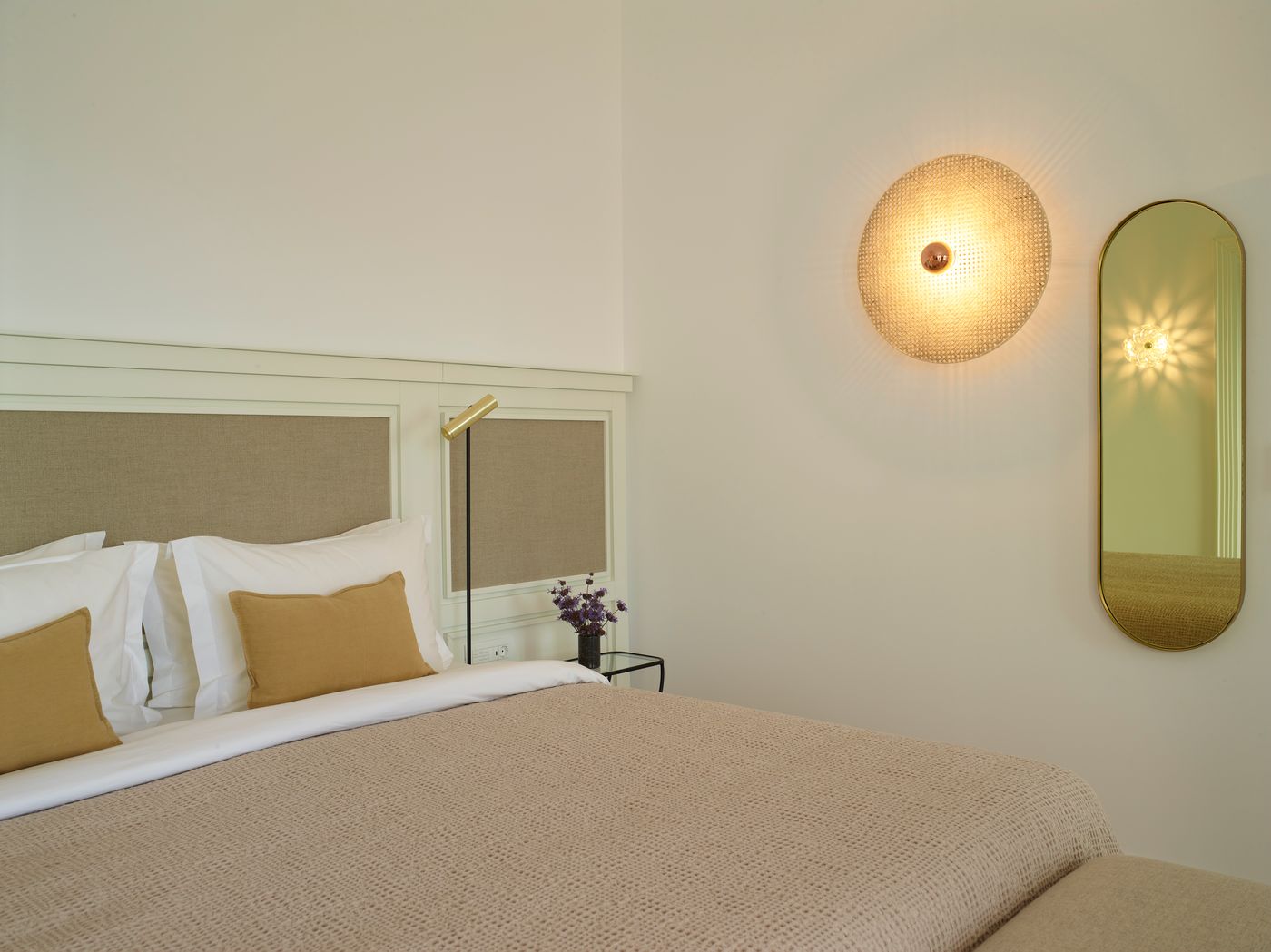 Bonzoe-Suites---Villas-Room-38