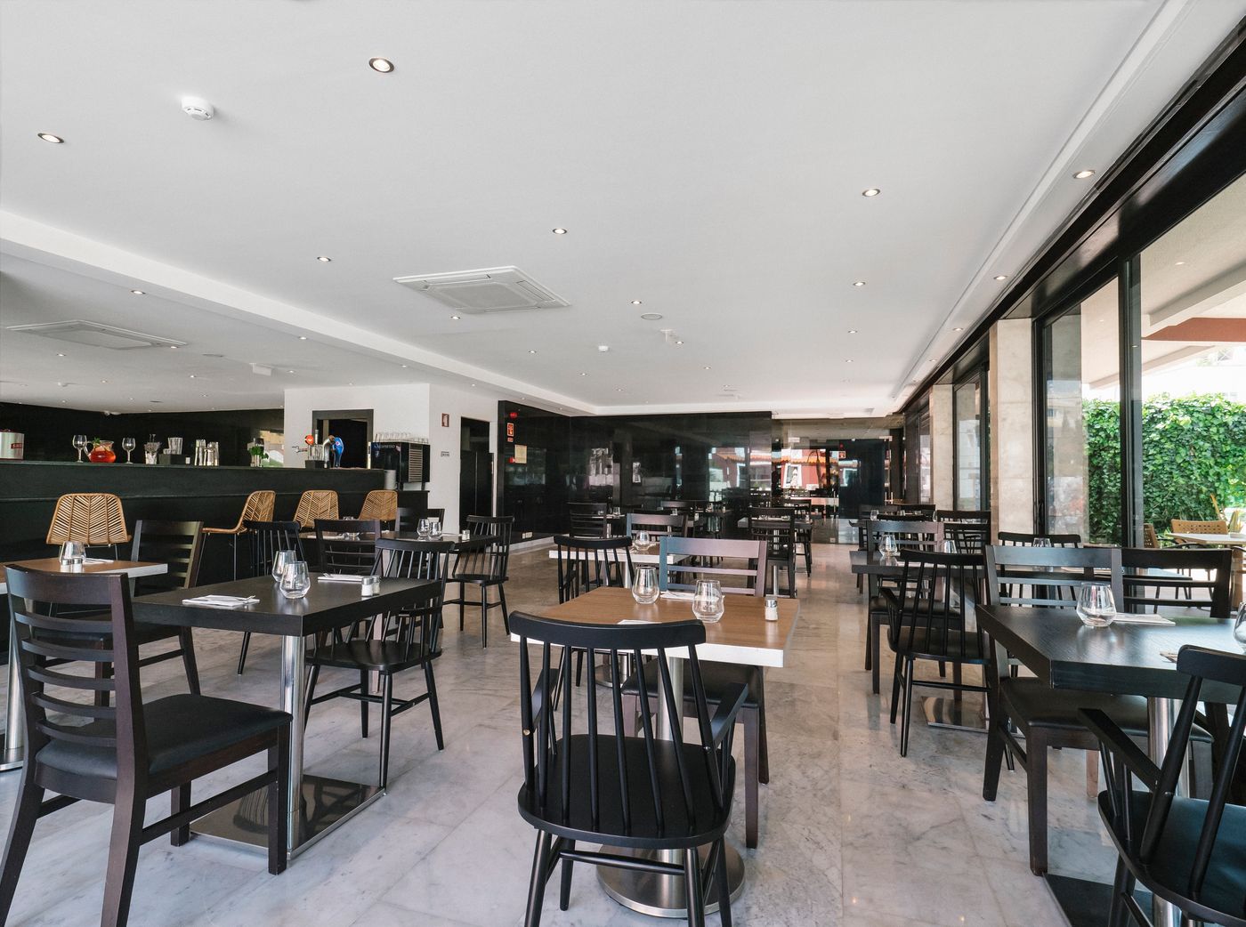 Topazio-Vibe-Beach-Hotel---Apartments---Adults-Only-Restaurant-46