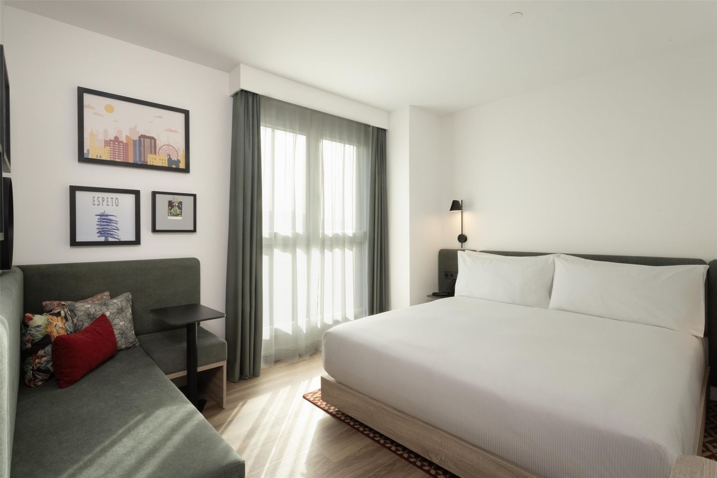 Hampton-By-Hilton-Malaga-Martiricos-Room-13
