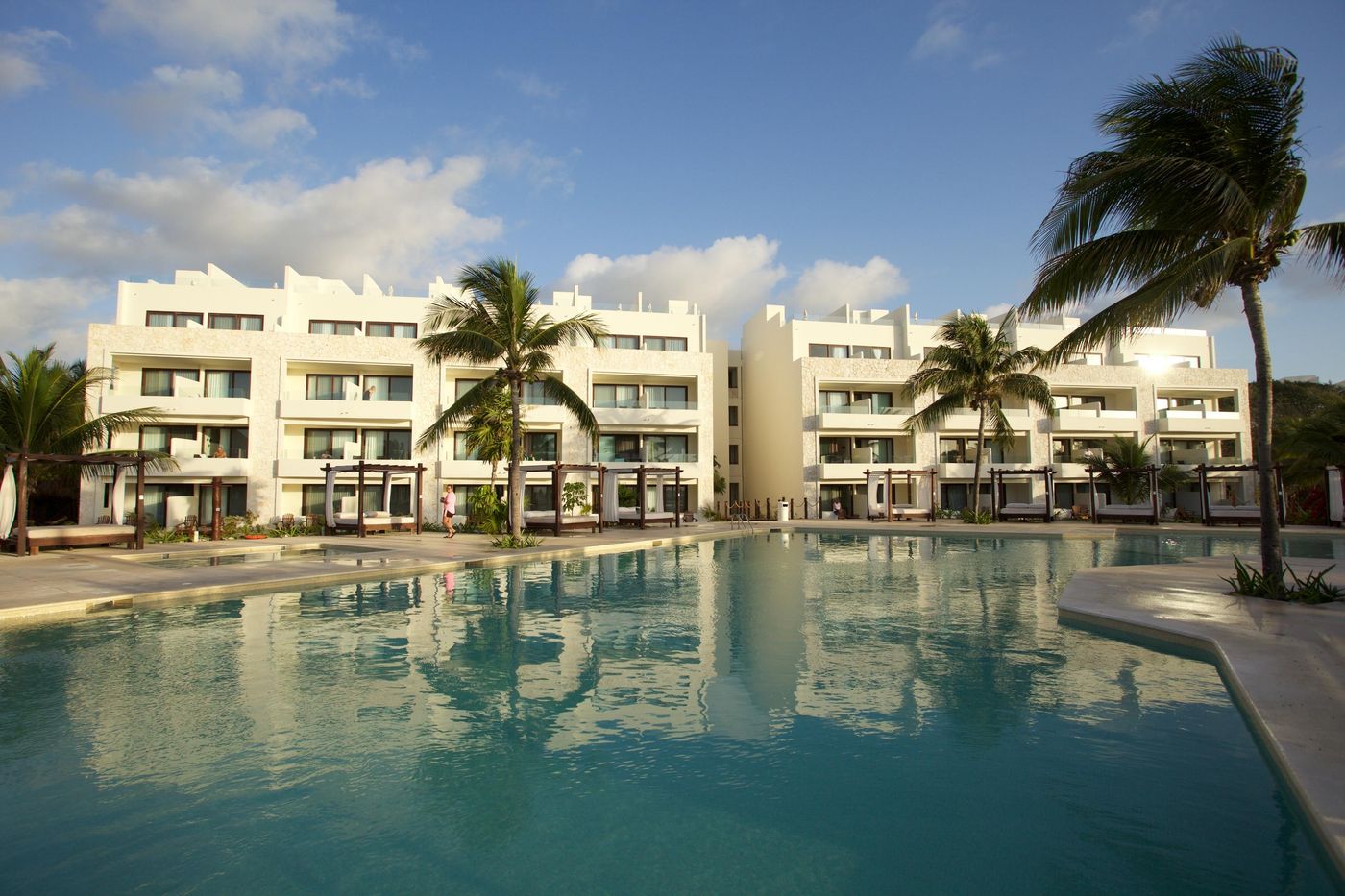 Akumal-Bay-Beach---Wellness-Resort-Pool-1