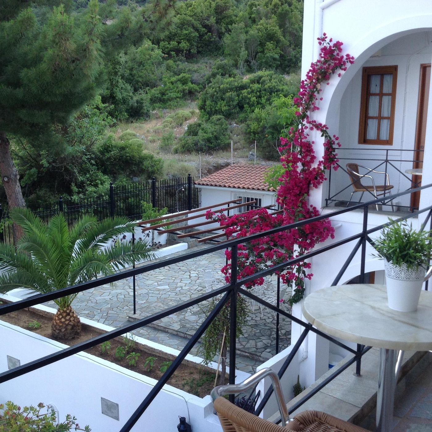 Travlos-Studios-Terrace-3