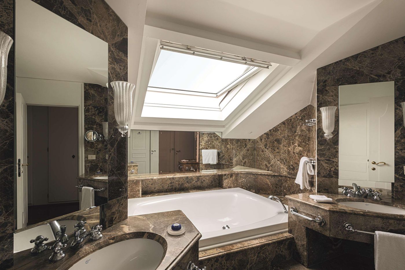 Hotel-Cipriani--A-Belmond-Hotel--Venice-Room-66