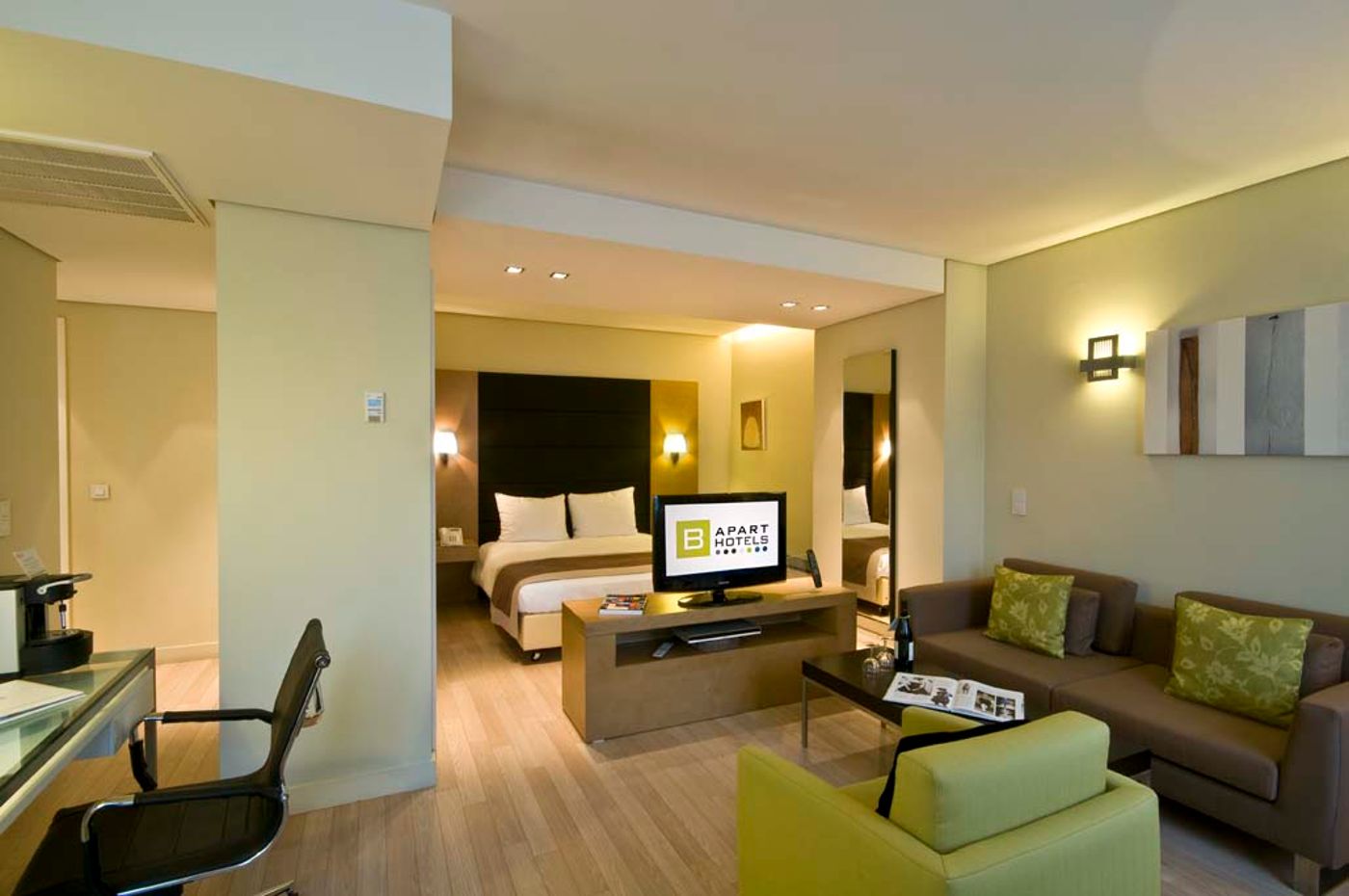 B-Aparthotel-Grand-Place-Room-6