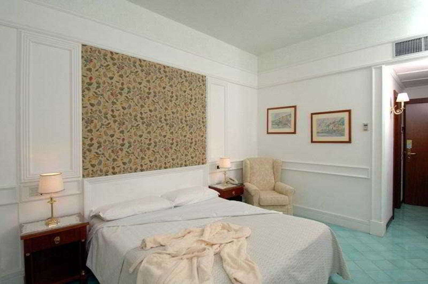 Bellavista-Francischiello-Hotel-and-Spa-Room-12