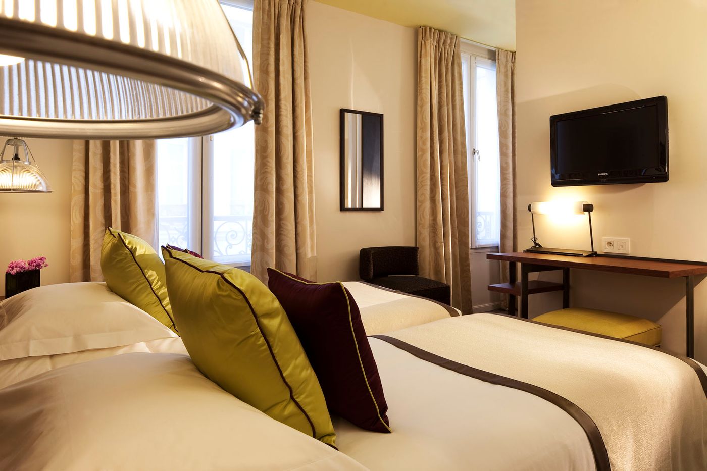 Hotel-Marais-Bastille-Room-2