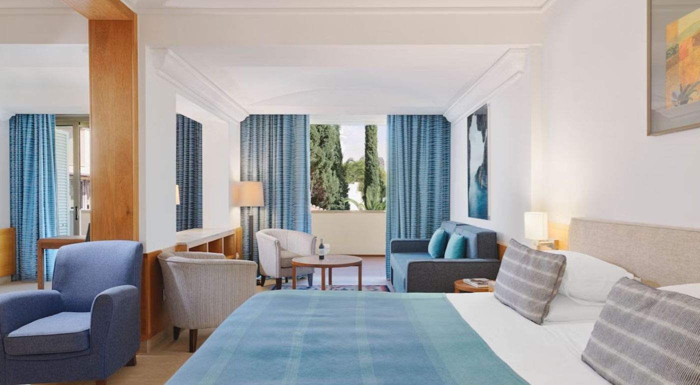 Columbia-Beach-Resort-Room-14