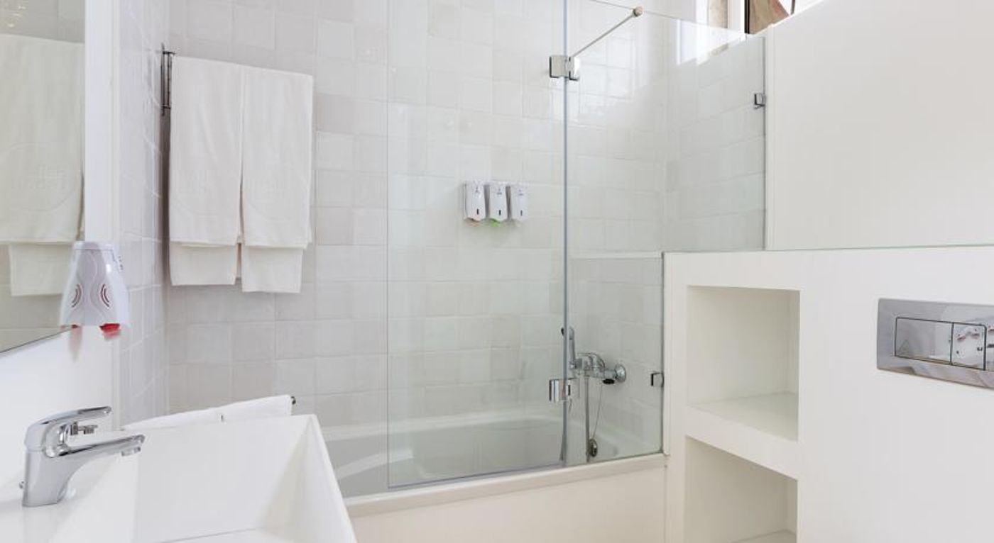 Hello-Lisbon-Bairro-Alto-Room-40