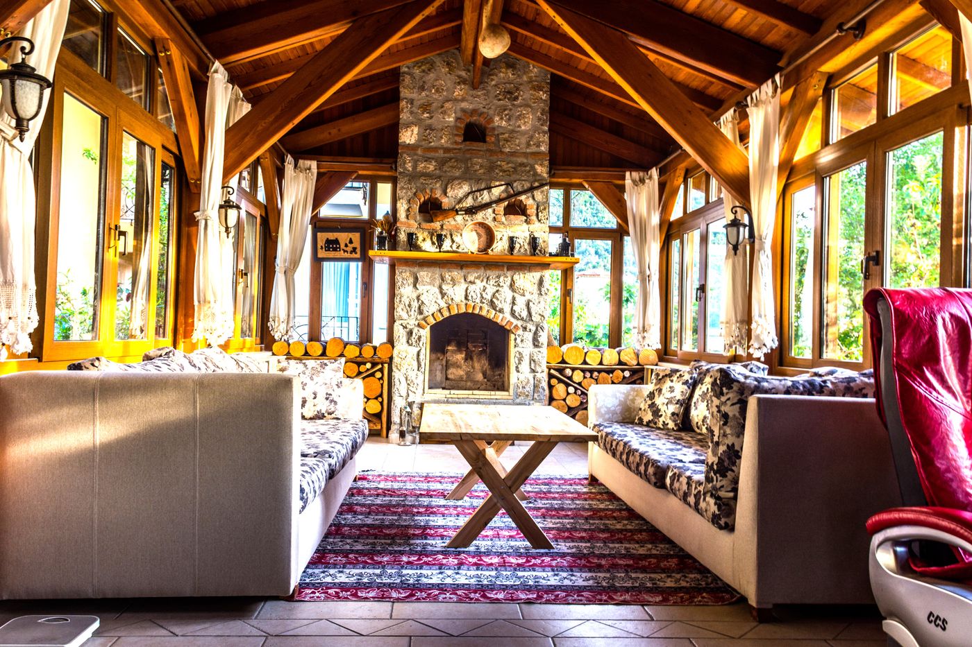 Mountain Valley Apartments 