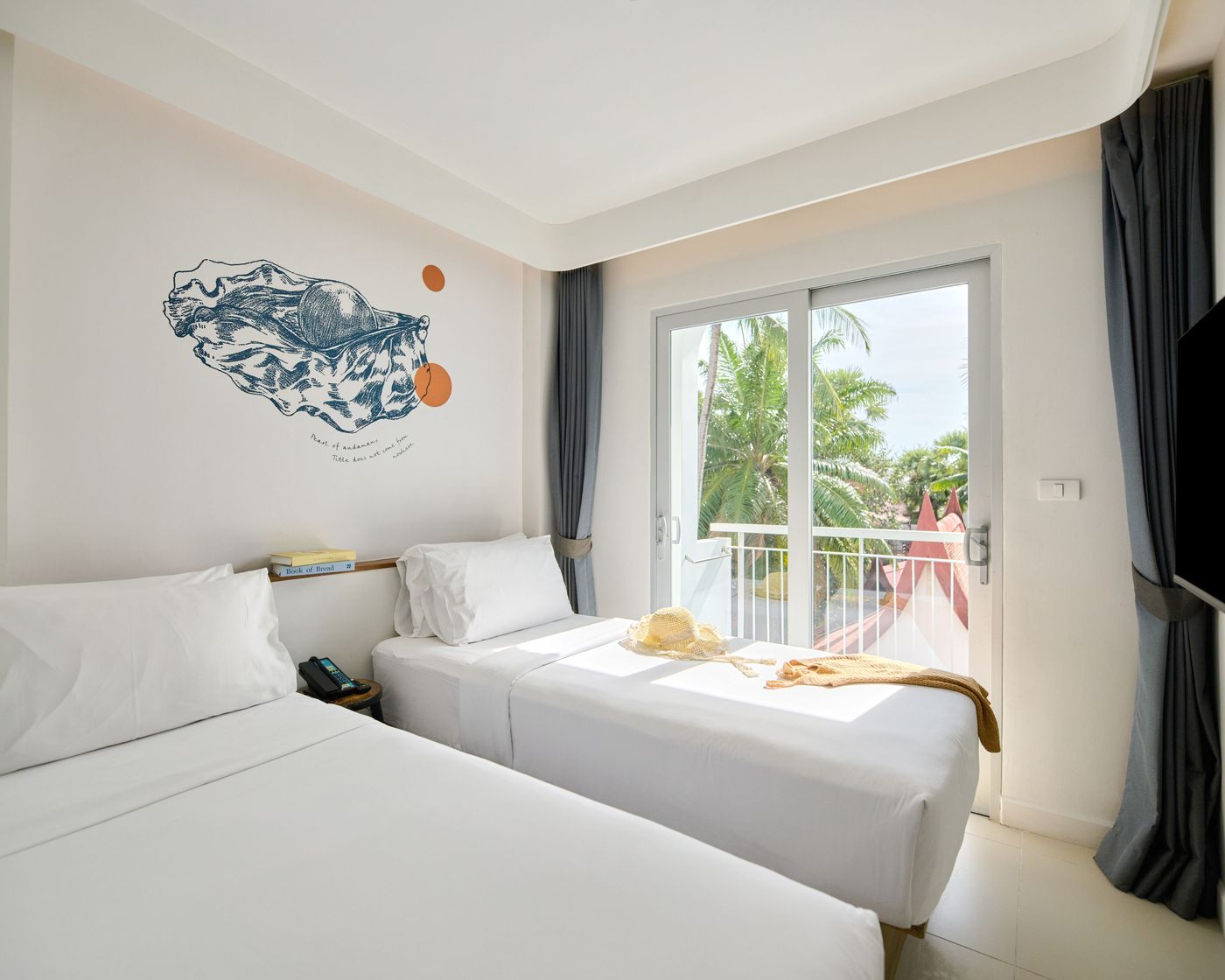 Lub-D-Phuket-Patong-Room-16